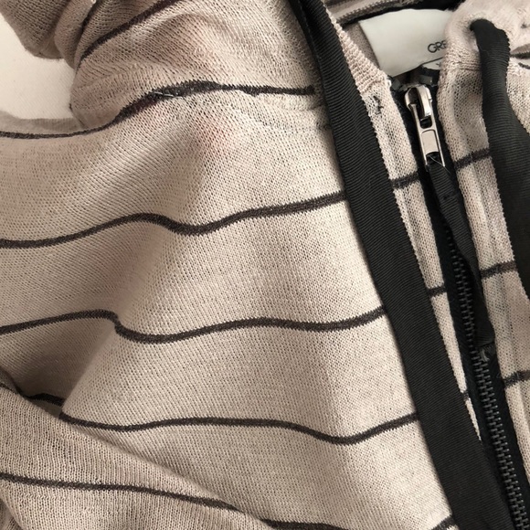 Thin zip up hoodie - Picture 3 of 3